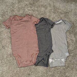 infant 6-12m onesies